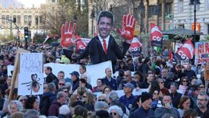 Sisena protesta massiva contra Mazón cinc mesos després del 29-O