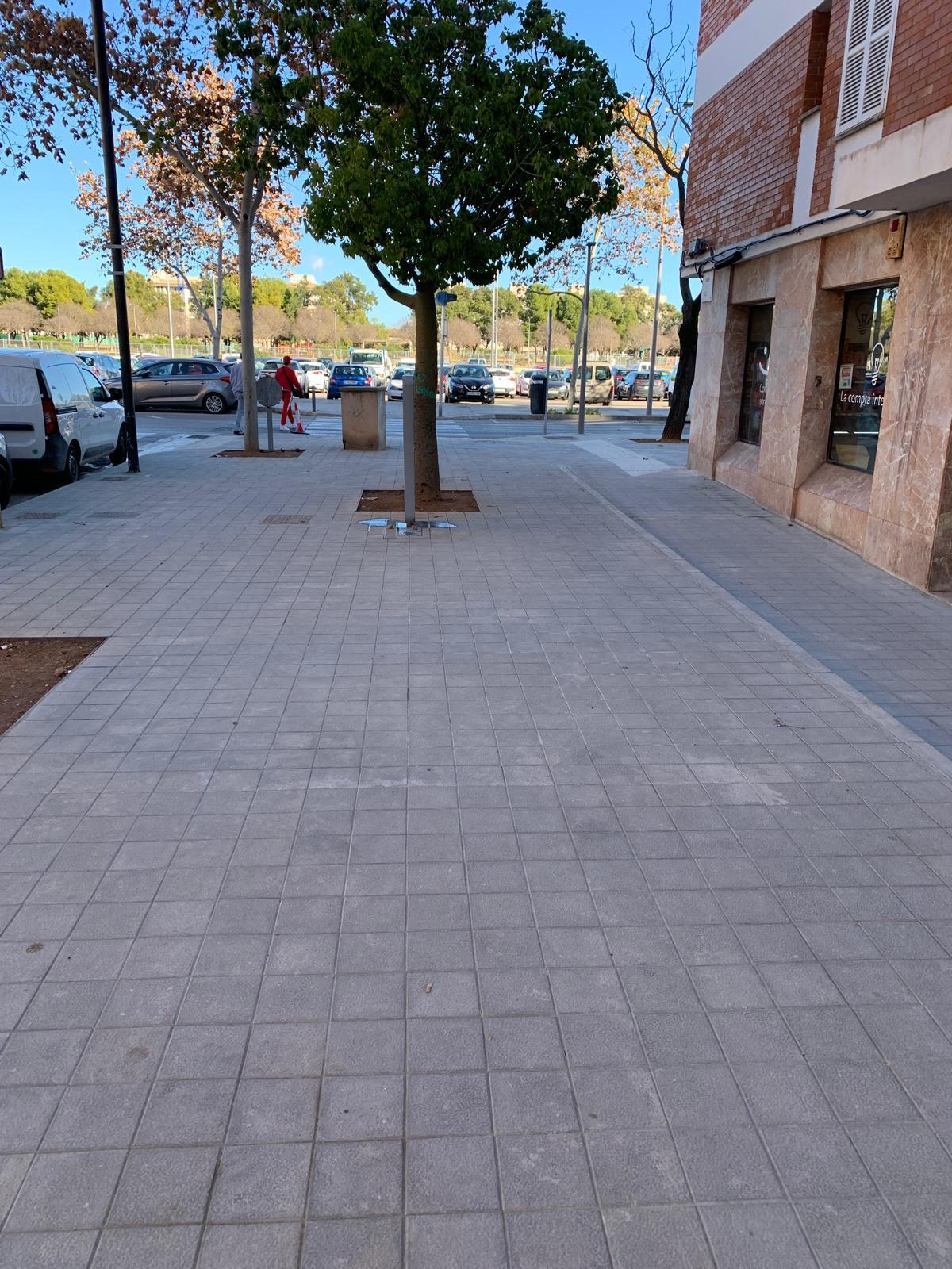 Aceras renovadas en Es Rafal.