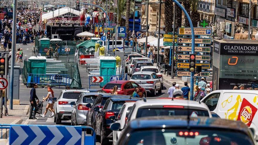Cortes de tráfico por las Hogueras en Alicante: fechas, calles cerradas y rutas alternativas
