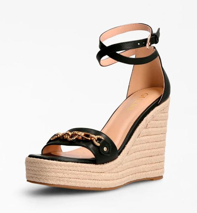 Con detalle de cadena, de Guess