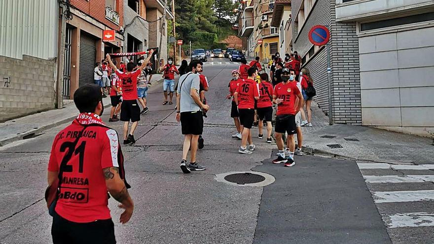 Cercavila dels equips de la Pirinaica per la barriada Mion