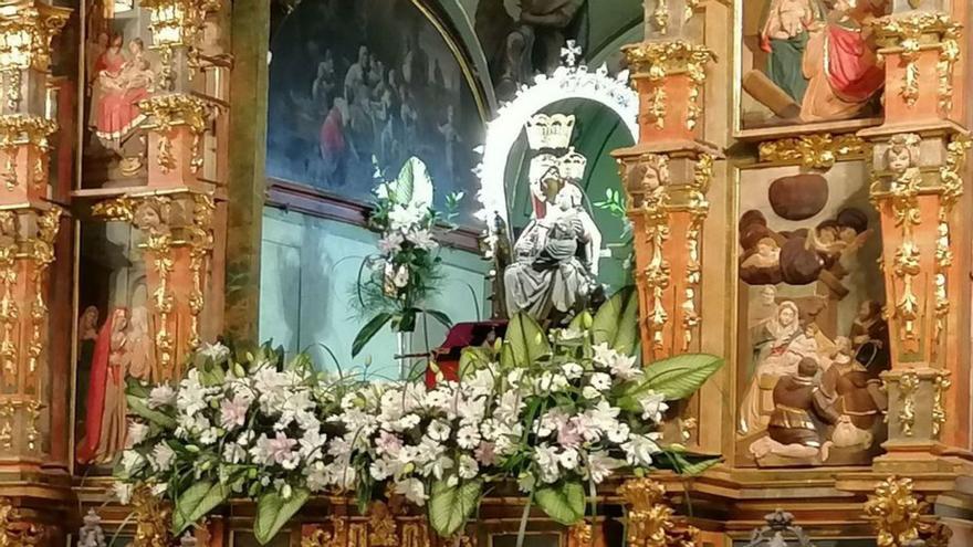 Imagen de la Virgen del Canto en el camarín de su ermita. | M. J. C.