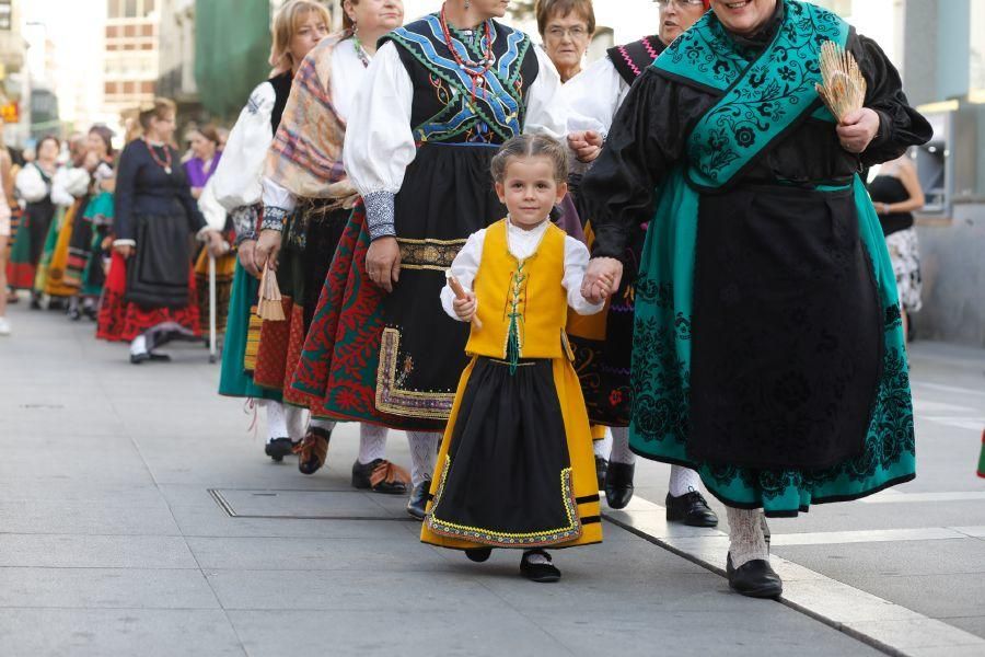 Desfile de trajes regionales