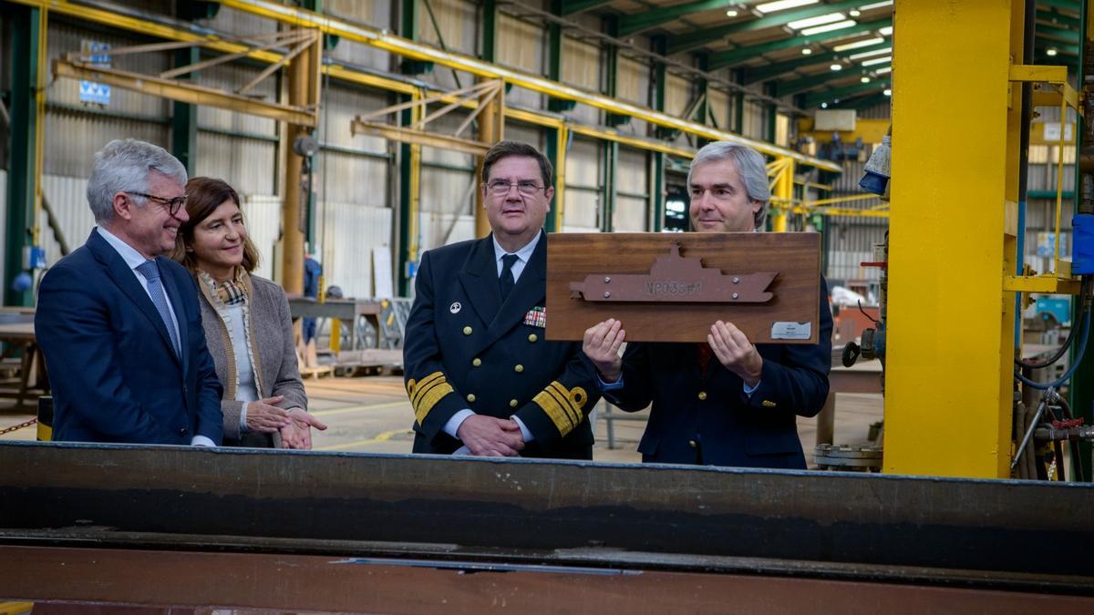 El ministro de Defensa luso, Nuno Melo, en un corte de chapa reciente en West Sea.