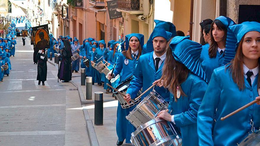 Procesión del pregón del Viernes Santo en Alcaniz