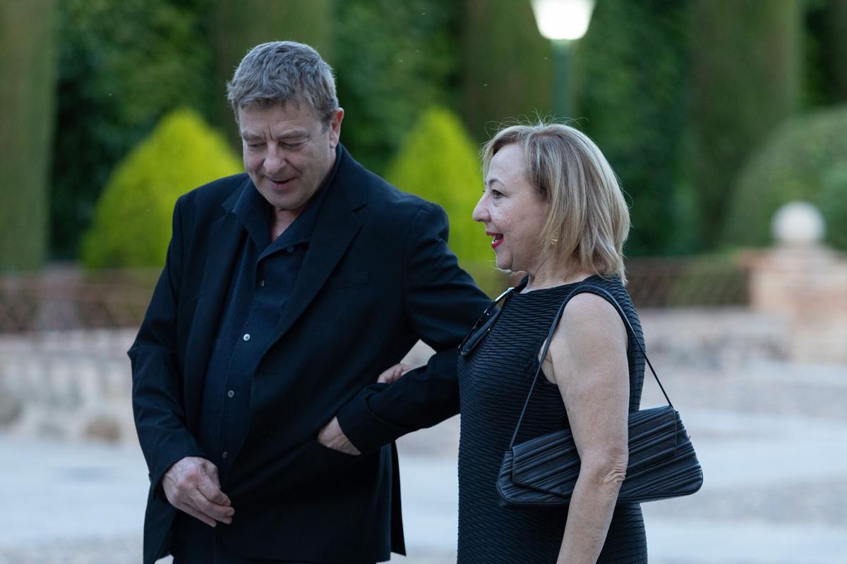 La actriz Carmen Machi a su llegada a la recepción oficial y cena institucional celebrada en el Cigarral del Ángel, a 26 de mayo de 2026, en Toledo, Castilla-La Mancha, junto a su pareja, Vicente.