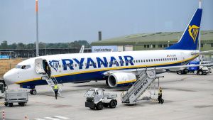 Consumo sanciona con 179 millones de euros a cinco aerolíneas por prácticas abusivas