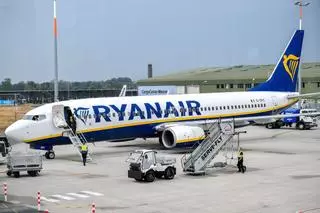 Adiós a cobrar por el equipaje de mano: España multa a Ryanair con 107 millones de euros