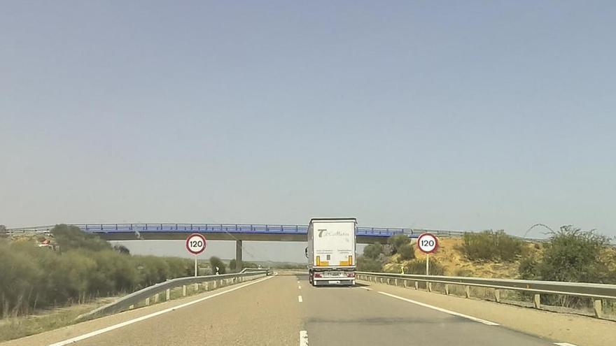 A-66 entre Benavente y León.