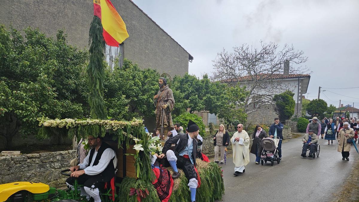 En imágenes: devoción en Lluces (Colunga) por San Isidro