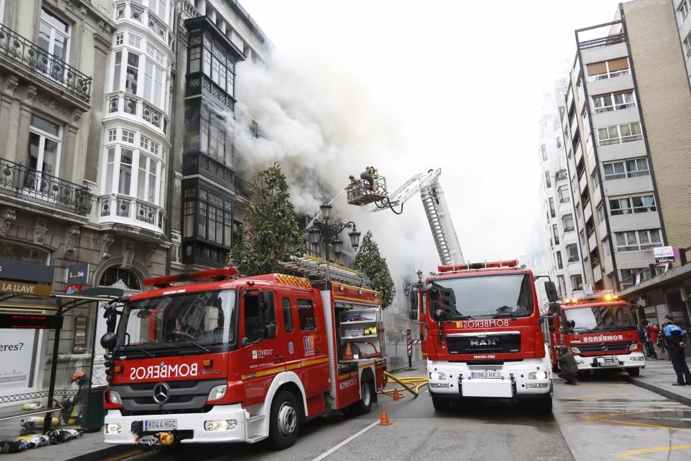 Incendio en la calle Uría de Oviedo