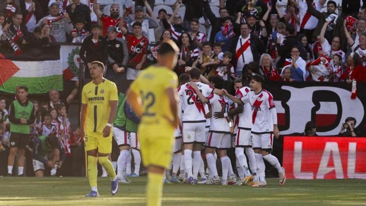 Ayoze y Mouriño se lamentan después del 2-0 del Rayo Vallecano