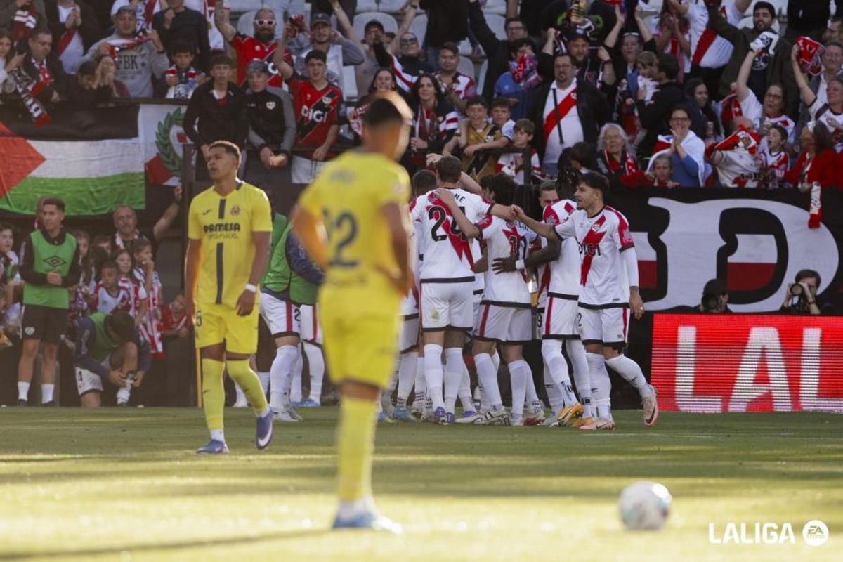 Ayoze y Mouriño se lamentan después del 2-0 del Rayo Vallecano