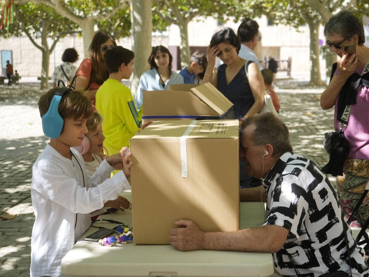 muestra de los participantes en el taller de teatro lambe-lambre dentro del Festival Mamut