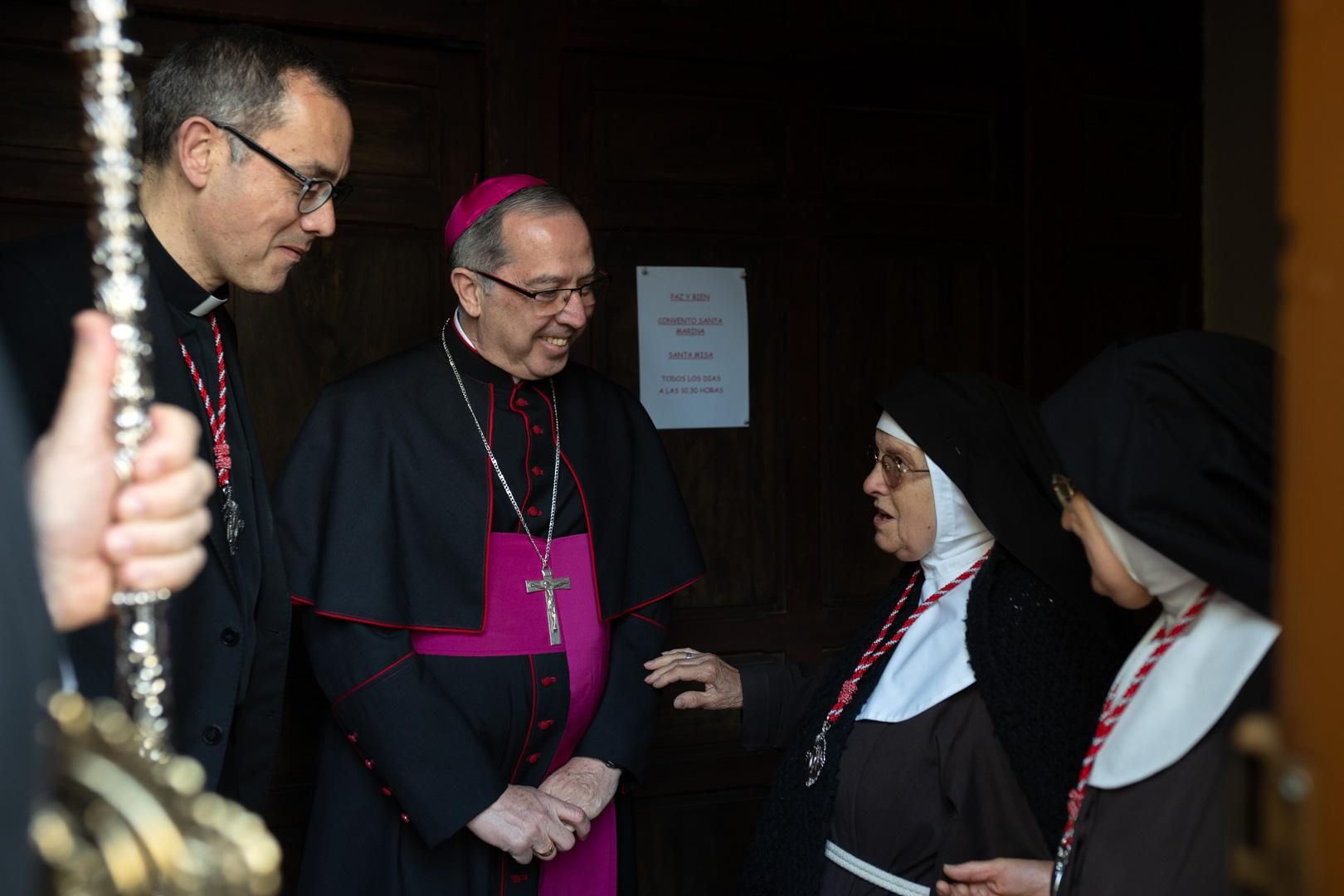 GALERÍA | Así ha sido el encuentro de Jesús Resucitado y su madre en la Plaza Mayor