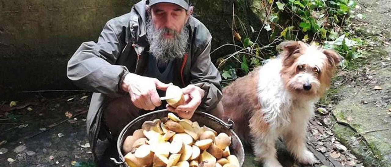 Ernesto Junto con patatas para el rancho del oso &quot;Lolín&quot;.