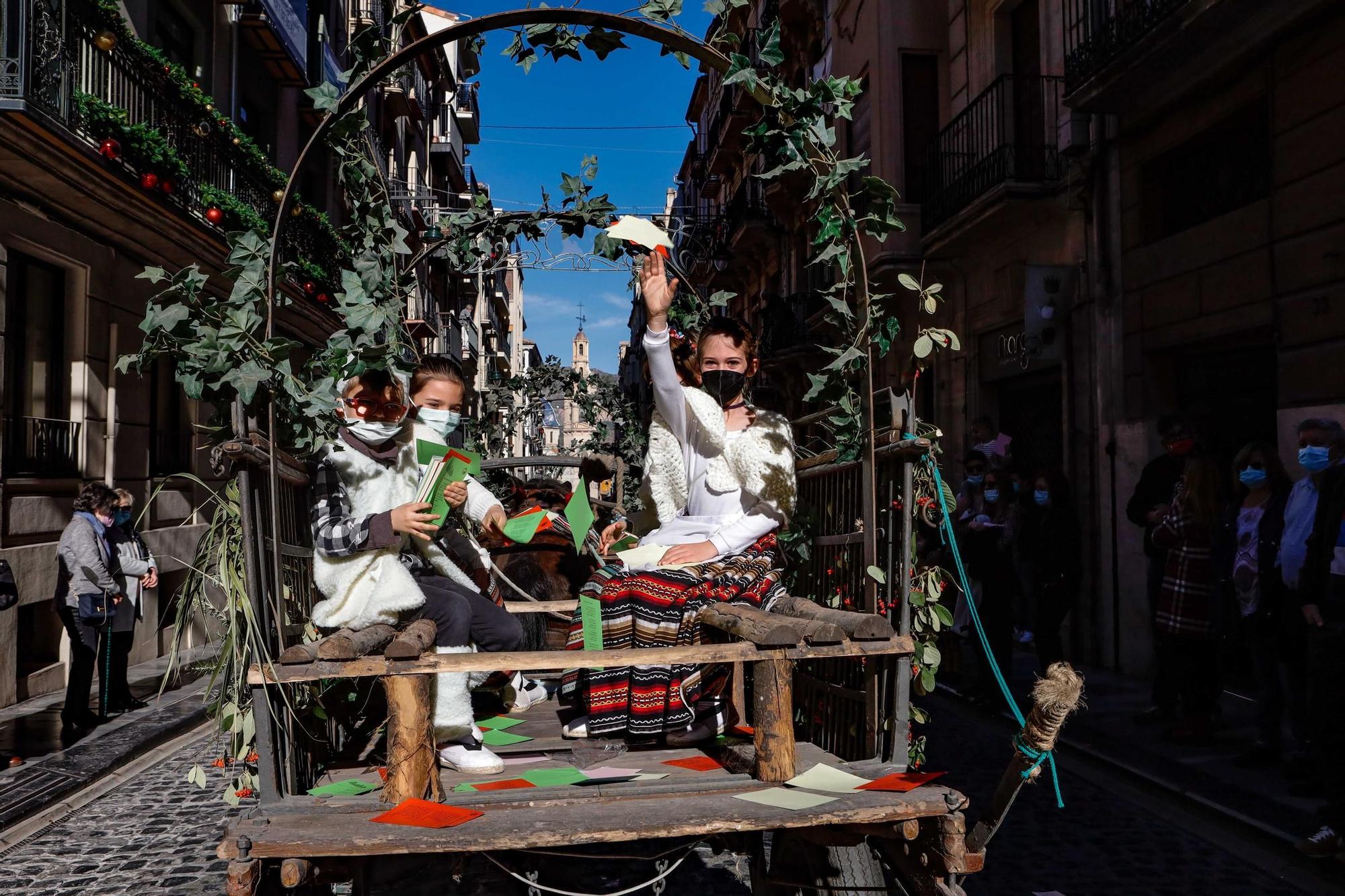 Alcoy da el pistoletazo de salida a su Trilogía del Nadal con el desfile de les Pastoretes