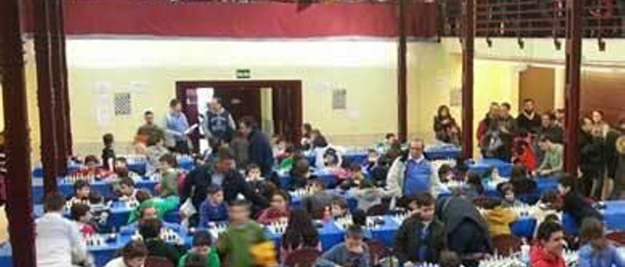 Participantes en la final de los Juegos Escolares disputada en Posada de Llanera. víctor llaneza