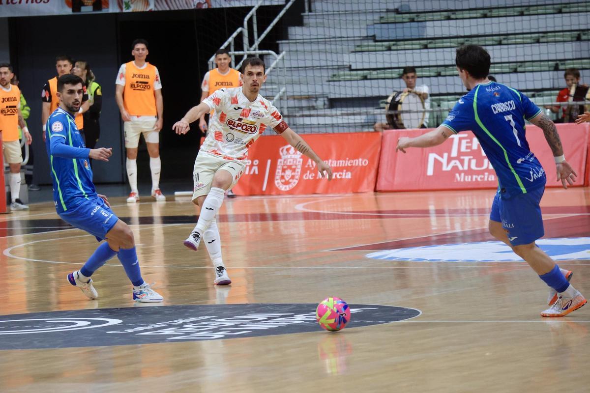 Las mejores imágenes del partido entre ElPozo y Valdepeñas