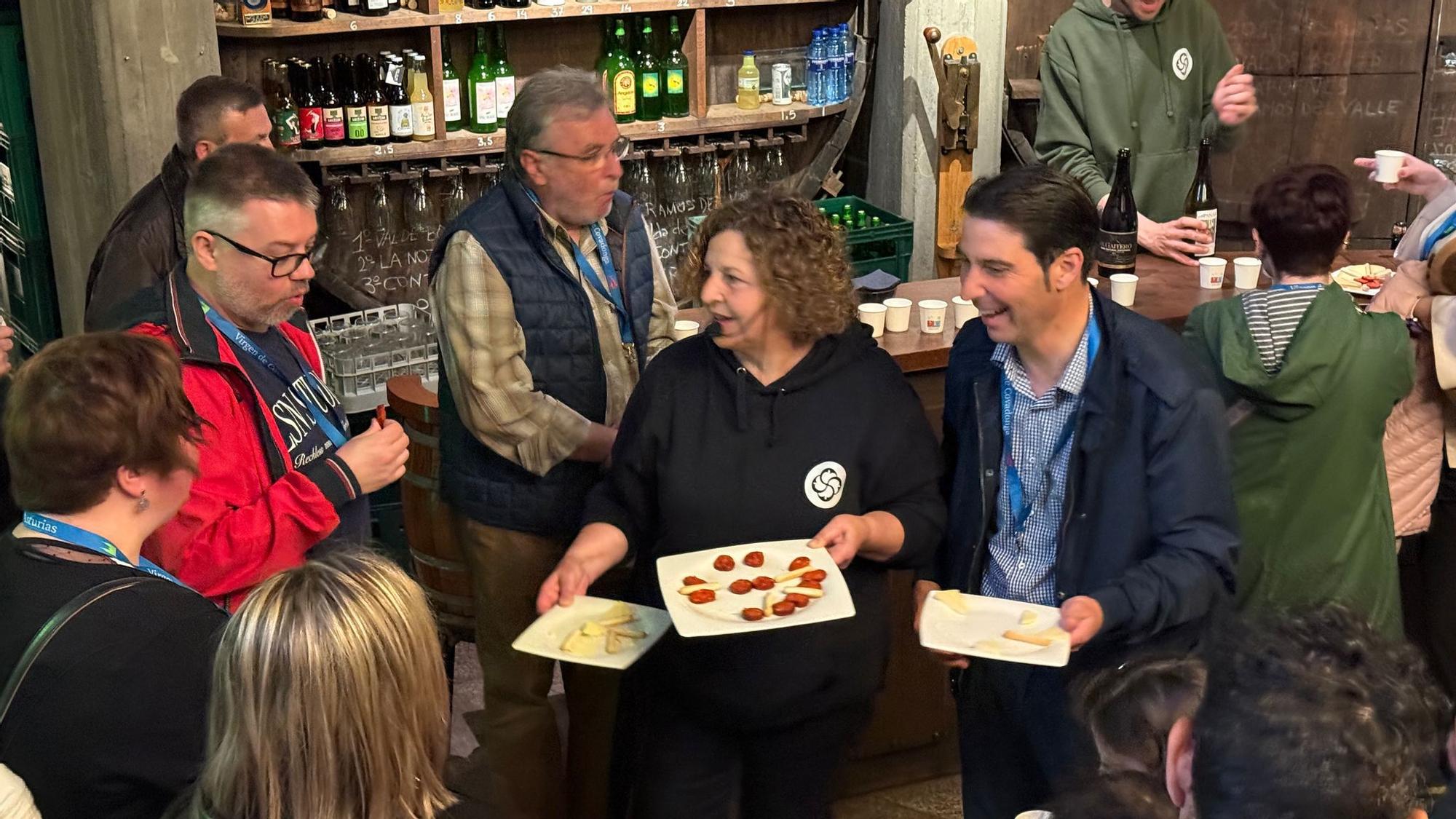 La Semana de la Floración del Manzano concluye con una visita al 'Sancta Sanctorum' de la cultura sidrera asturiana