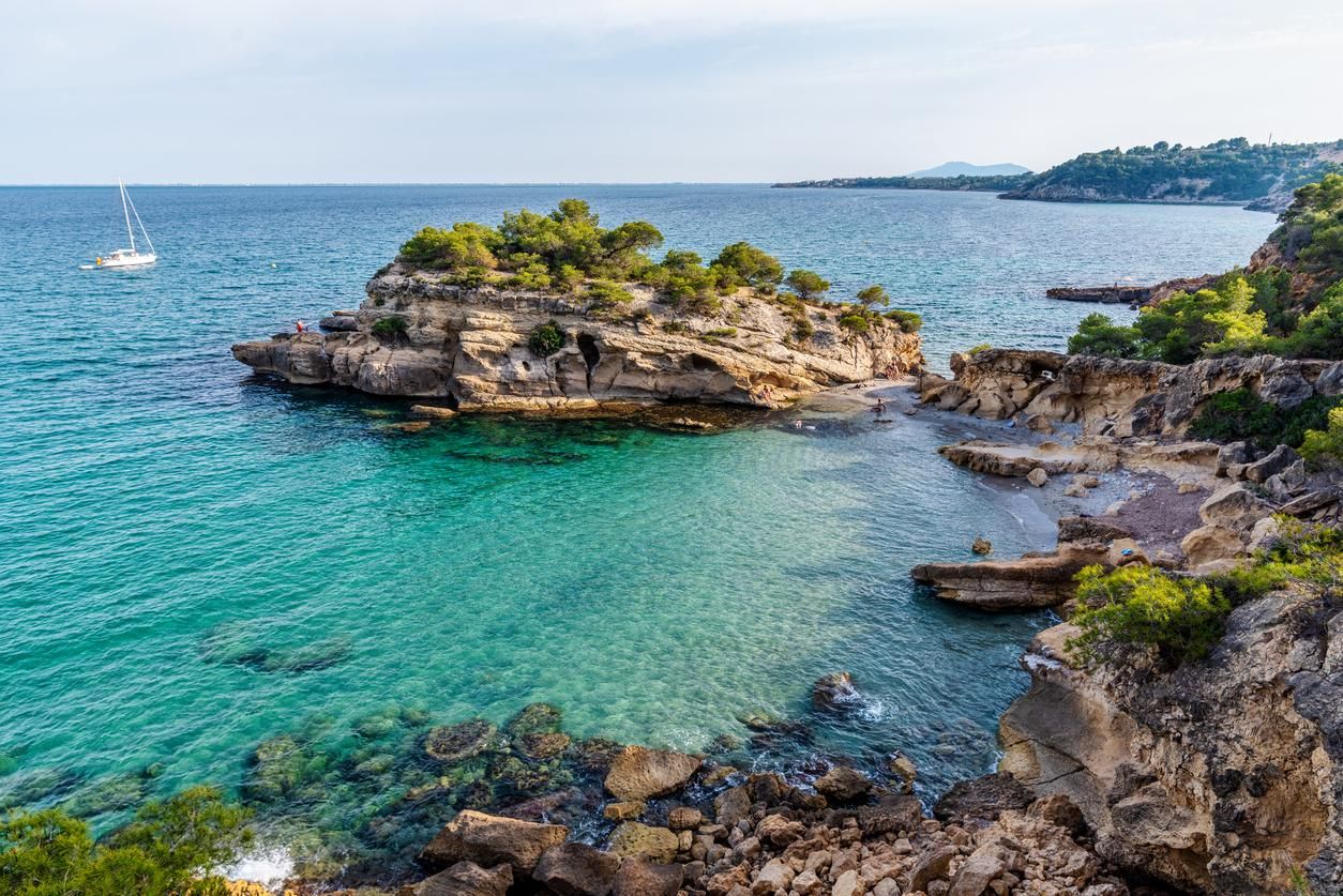 Playa del Islote en L'Ametlla de Mar, Costa Dorada, Cataluña.