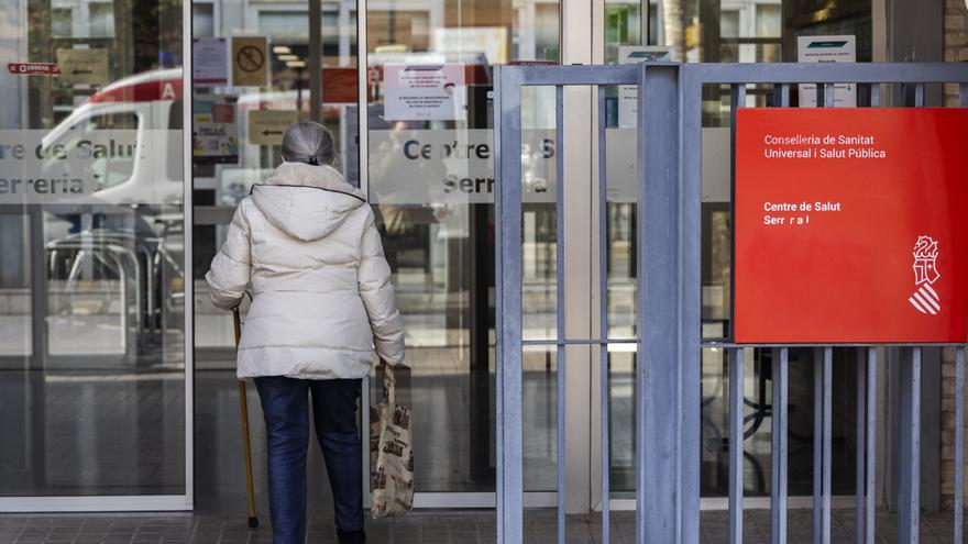 &quot;Que los médicos vean 35 pacientes al día es un paso pero hay que ver quién atiende al 36&quot;