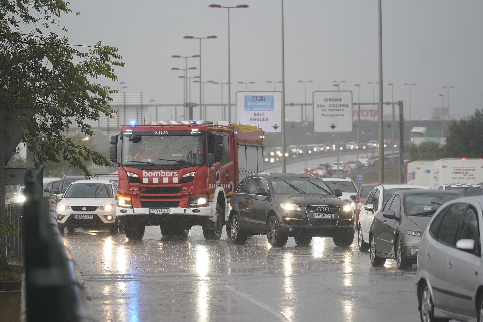 Tarda de pluges intenses que causen inundacions i destrosses a les comarques gironines