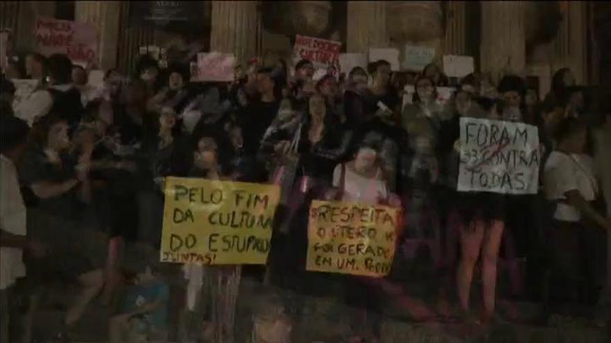 Indignación y protestas por la violación colectiva a una joven en Río de Janeiro