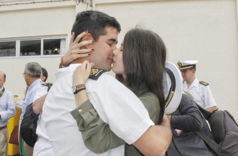 El Juan Sebastián Elcano llega a Marín