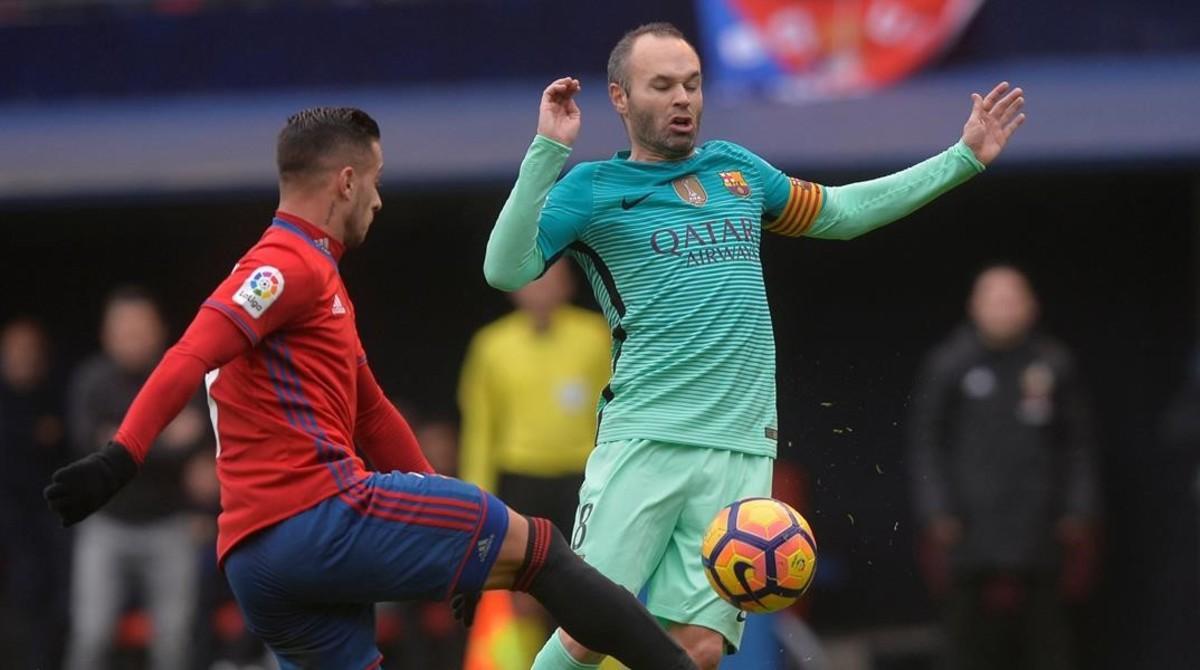 rozas36576324 football soccer   osasuna v barcelona   spanish la liga sant161210153527