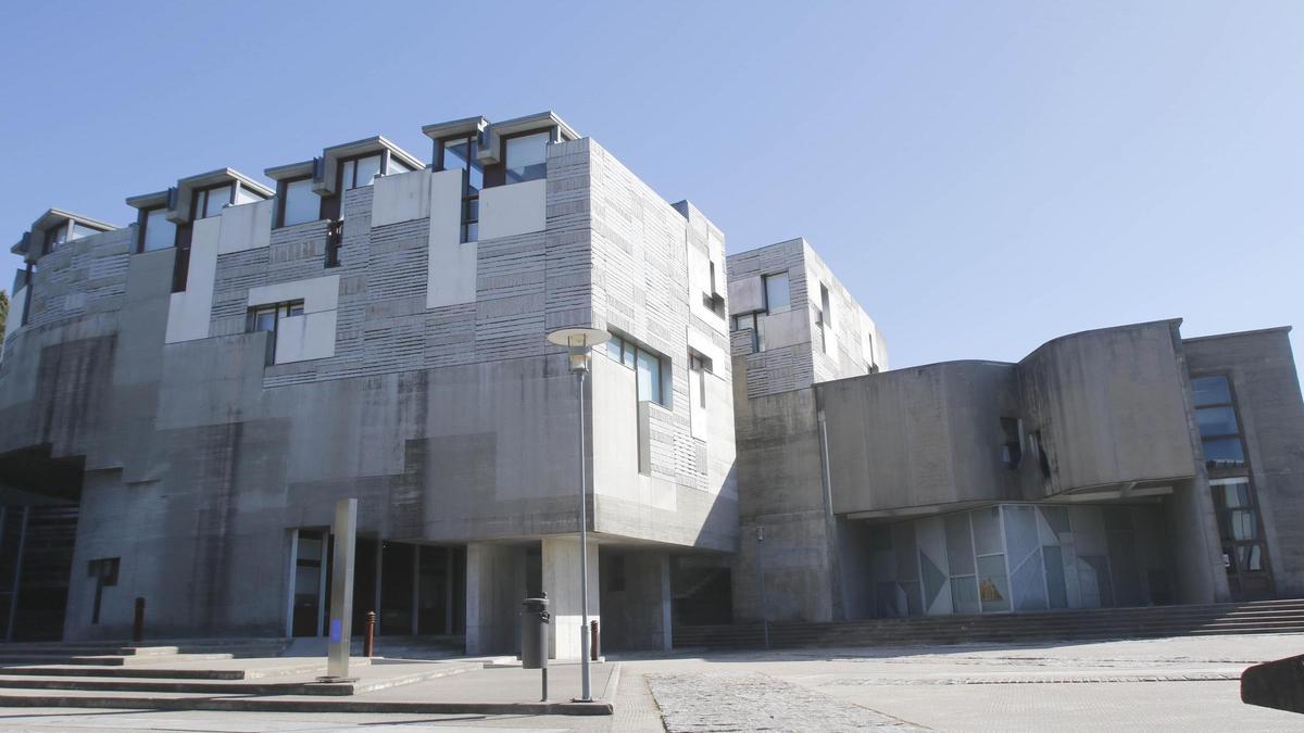 Edificio Ernestina Otero, en el campus de As Lagoas-Marcosende de la Universidad de Vigo.