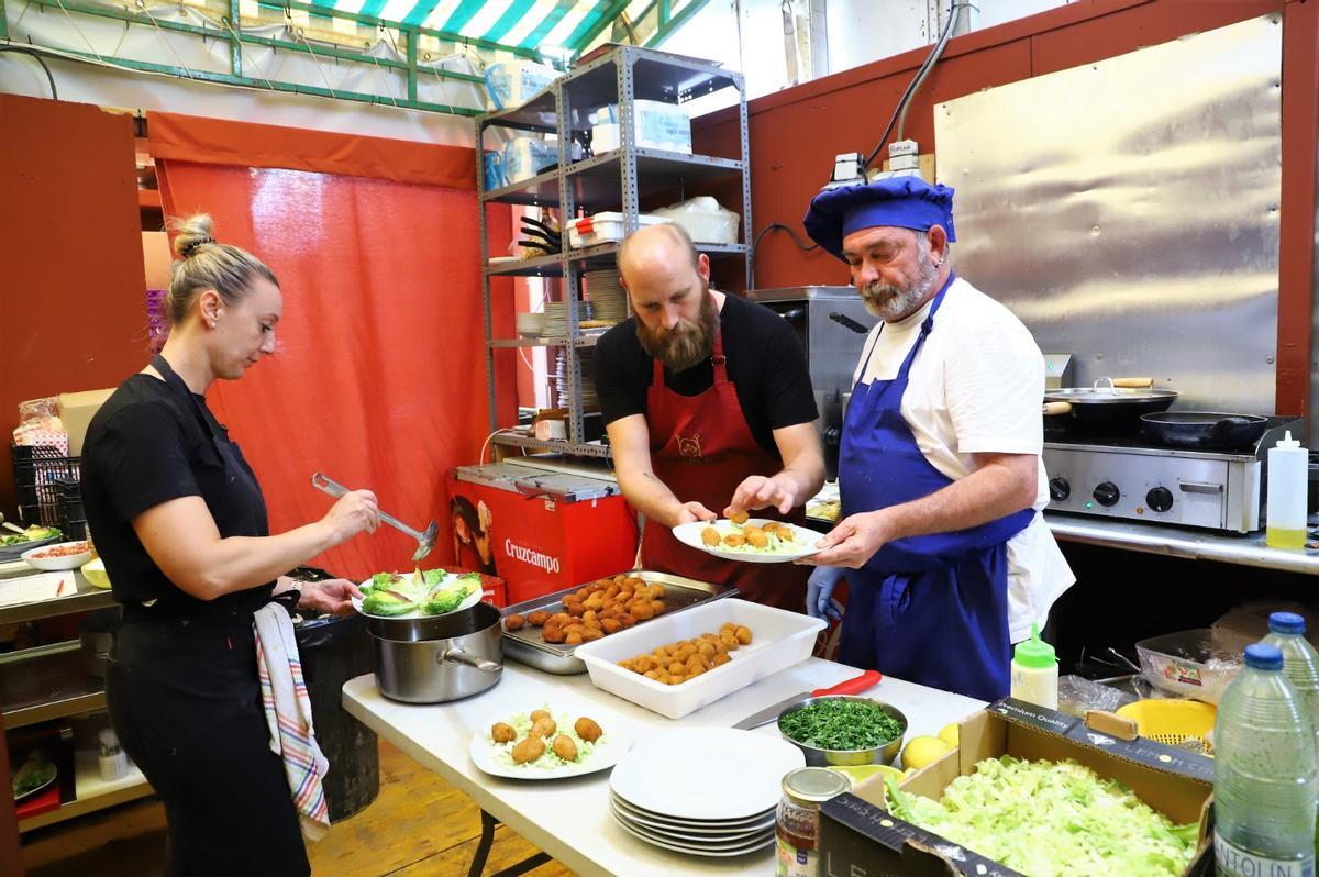 Cocina de platos más elaborados en El Arenal.