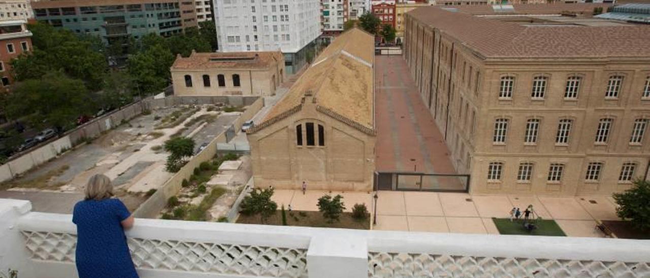 Los solares de Micer Mascó edificables donde se reconstruirán las naves y cuya edificabilidad se traslada al barrio de Penya Roja.