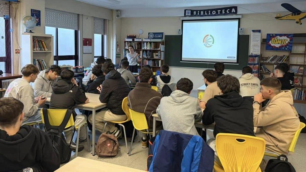 La Federación Gallega de Baloncesto impulsa el proyecto "Rebound"