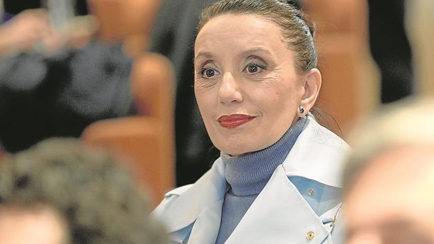 Luz Casal presta su oído a 2.000 personas