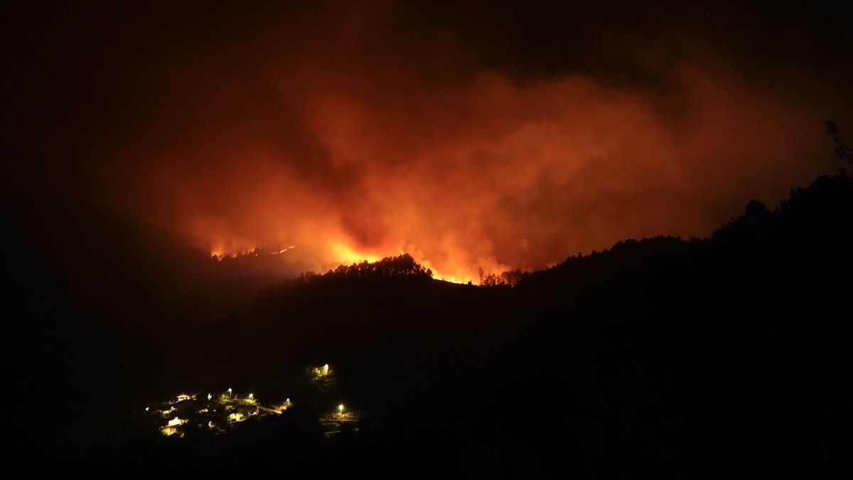 Detenida una mujer de Carballo (A Coruña) en relación con 11 incendios forestales