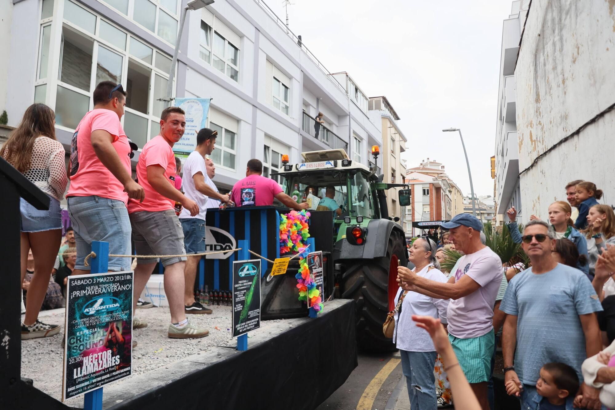 EN IMÁGENES: El desfile de carrozas por las fiestas del Carmen de Luancoi