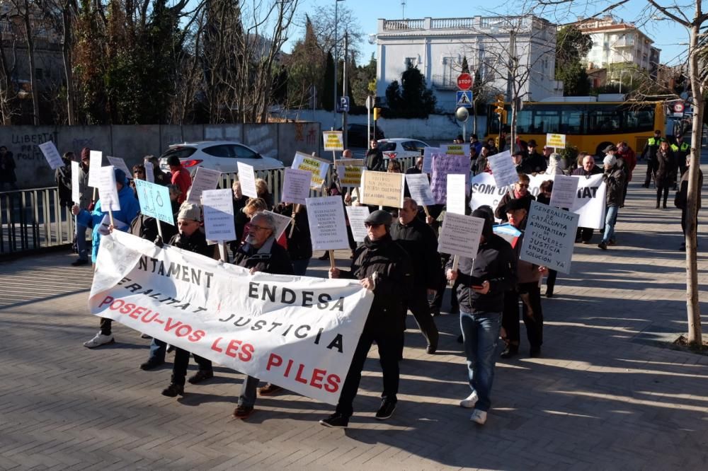 Protesta de veïns del Culubret pels talls de llum.