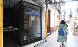El incendio en la calle Barrera obliga a cerrar un negocio de A Coruña
