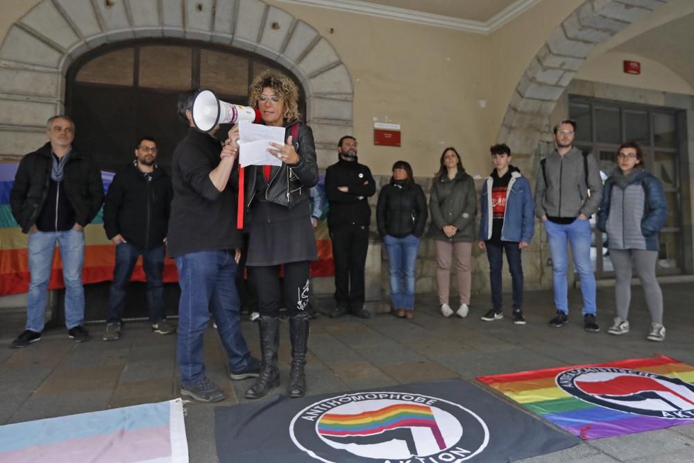 Concentració LGTBI contra «les teràpies reparatives»