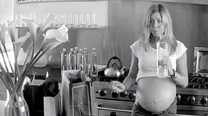 Jennifer Aniston es riu de si mateixa en un anunci