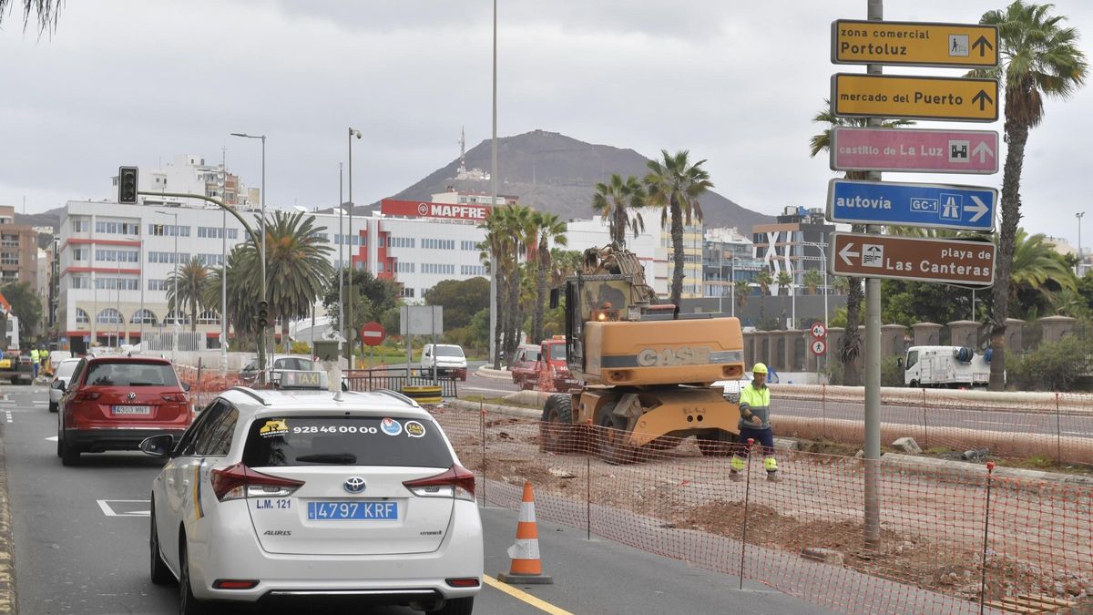 Obras de la Metroguagua en la calle Eduardo Benot el pasado mes de agosto.