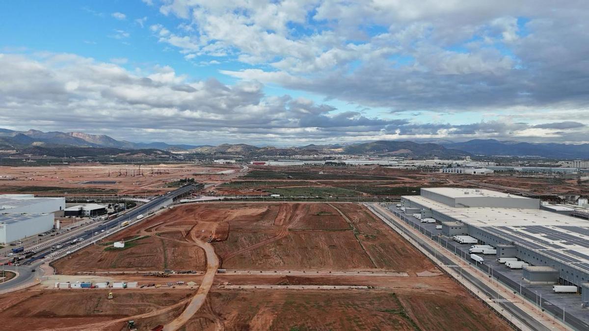La parcela en la que se ubicará el nuevo centro logístico de Tempe en Parc Sagunt.