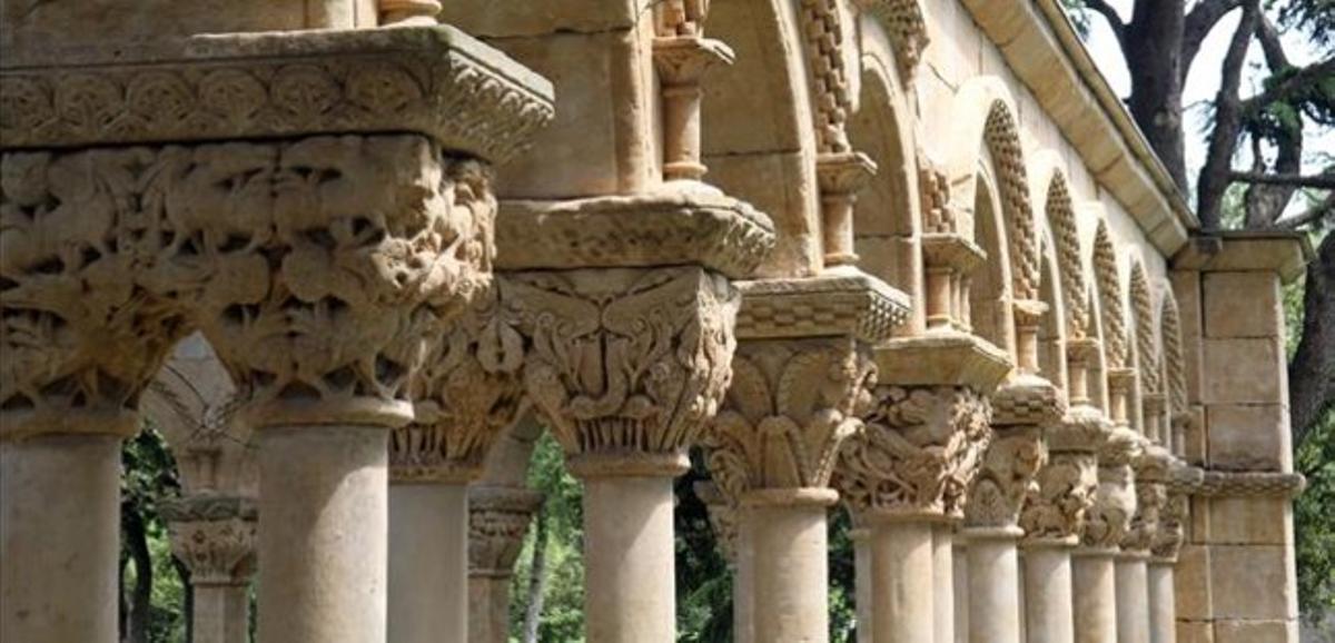 Capitells del claustre del Mas del Vent de Palamós.