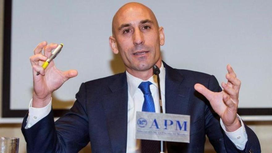 Rubiales lamenta que horarios de televisión estén &quot;matando&quot; al fútbol modesto