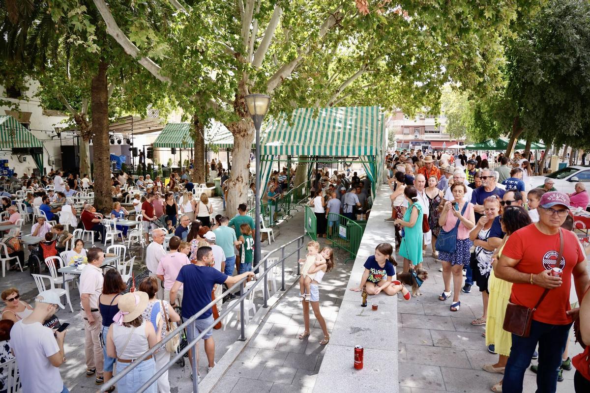 La Velá de la Fuensanta, ambiente y academias de baile en la tradicional Huevá