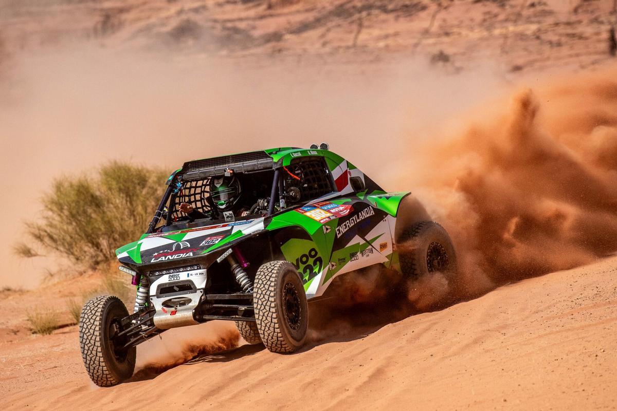 Al Henakiyah (Saudi Arabia), 06/01/2024.- Polish driver Eryk Goczal of Energylandia Rally Team in action during Stage 1 of the 2024 Rally Dakar, from Alula to Al Henakiyah, Saudi Arabia, 06 January 2024. (Arabia Saudita) EFE/EPA/Aaron Wishart