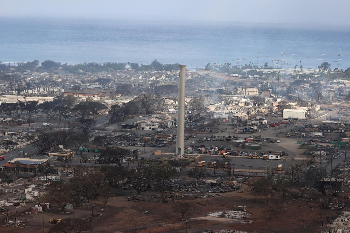 El fuego destruye la localidad de Lahaina, en Hawái