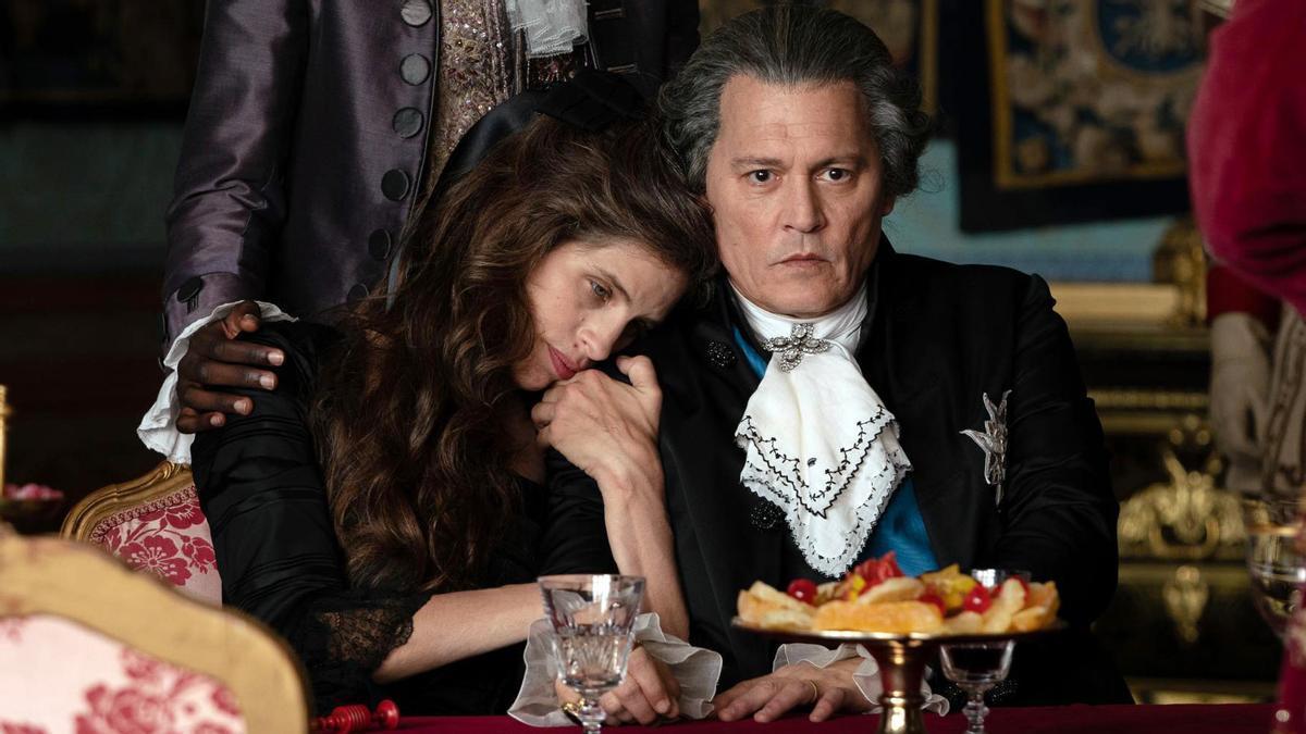 Maïwenn y Johnny Depp en 'Jeanne du Barry'.