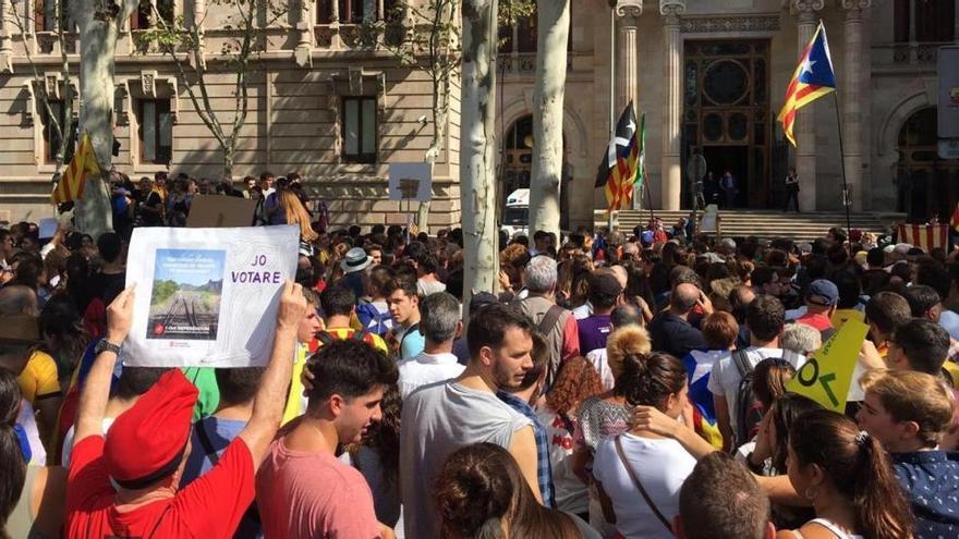 Miles de personas se concentran en Barcelona